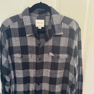 AMERICAN EAGLE BUTTON DOWN SHIRT